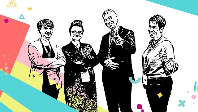 Grafika przedstawiająca cztery osoby w formalnym stroju na tle kolorowego, abstrakcyjnego tła. Pierwsza osoba po lewej stronie to uśmiechnięta kobieta z krótkimi włosami, stojąca z założonymi rękami. Obok niej stoi kobieta w eleganckiej, czarnej sukience z jaskrawymi wzorami. Trzecia osoba to uśmiechnięty mężczyzna w garniturze, który wskazuje palcem w kierunku obserwatora. Czwarta osoba, również uśmiechnięta kobieta z krótkimi włosami, stoi z jedną ręką na biodrze. Tło składa się z różnych kształtów geometrycznych i kropek w żywych kolorach